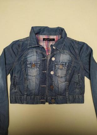 Джинсовая ветровка.