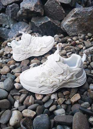 Білі кросівки, легкі та стильні, екошкіра