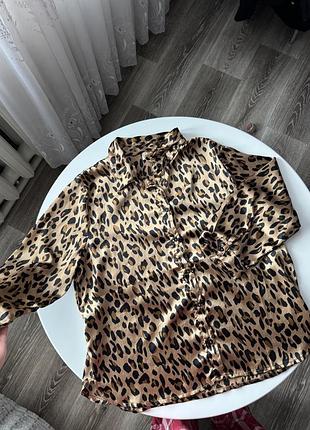 Гладенька лео сорочка з вкороченим рукавом