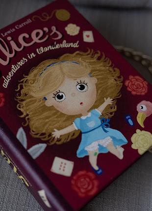 Сумка-клатч у вигляді книги “alice’s adventures in wonderland” • стильний аксесуар • подарунок