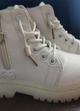 Ботинки для девочки осенние