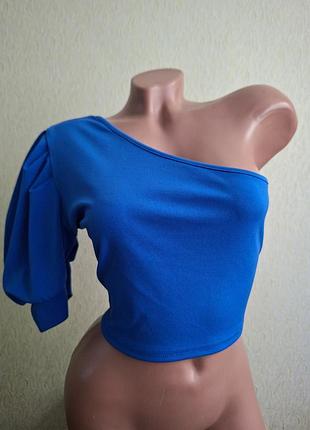 Топ с открытым плечом. топик на одно плечо.