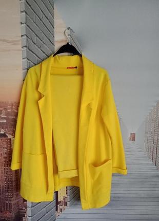 Необыкновенный брючный костюм.