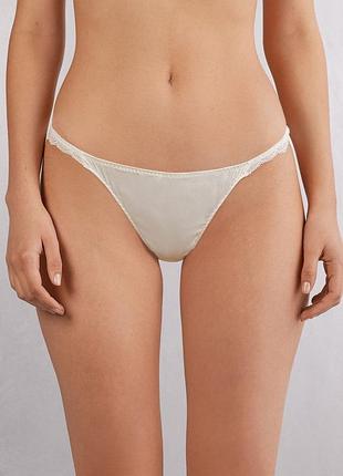 Шовкові трусики стринги з мереживом