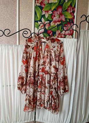 Красиве ярусне плаття в квіти h&m.