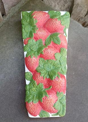 Подвесная вазочка на стену для цветов.