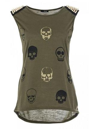 Футболка с шипами