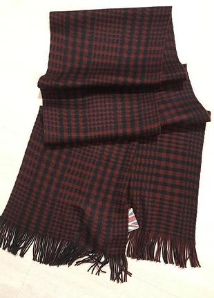 Дуже красивий і стильний шарфик у карту.