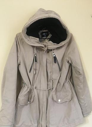 Парку демісезонна