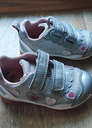 Кроссовки geox 22 размер, подошва с подсветкой