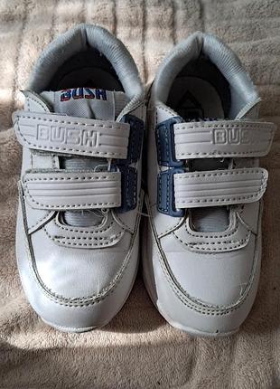 Кроссовки на липучке