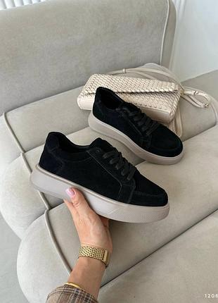 Черные кроссовки из натуральной замши