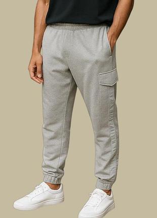 Брюки staff cargo размер l.серые брюки с серебристыми лампасами