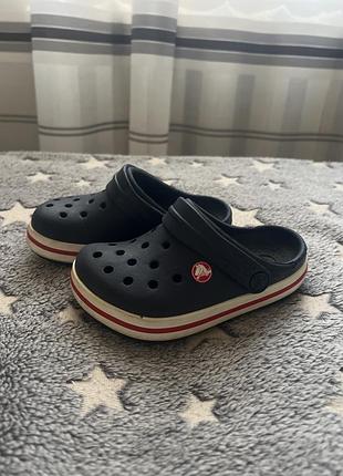 Crocs темно синього кольору 2