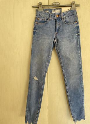 Джинси скини ххs 10-12,12-14 років bershka
