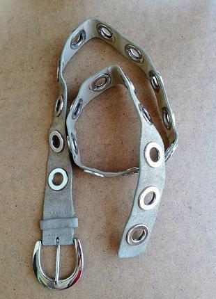 Пояс ремень бежевый замш, серебристый металл люверсы украшения