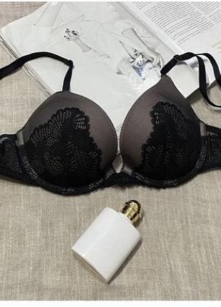 Шикарний бюст з декорацією