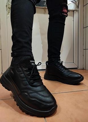 Мужские кроссовки зимние 25,7см стелька. стан: новый.