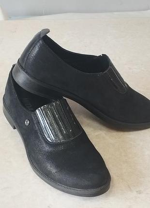 Туфлі жіночі mida, класичні, чорні.