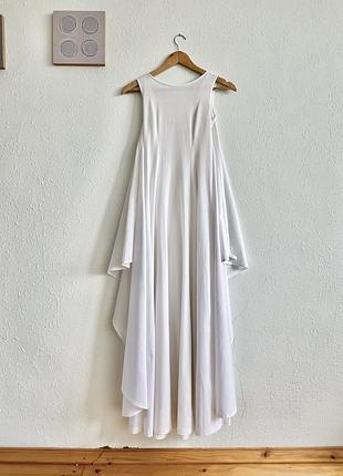 Біла асиметрична сукня