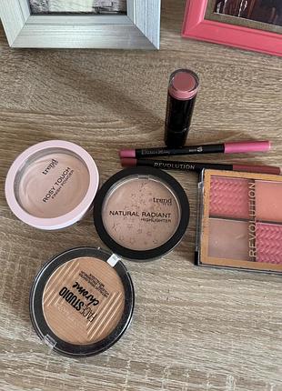 Набір косметики румяни хайлайтер помада