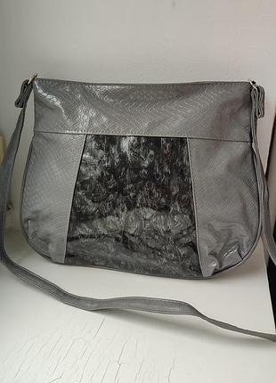 Фабричный лаковый клатч сумка мес