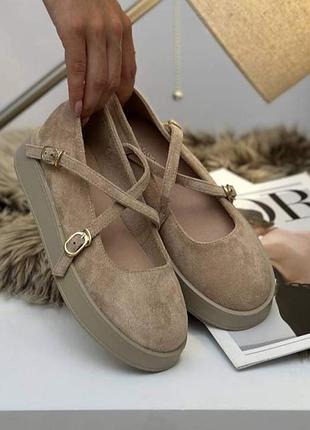 Замшевые туфли лоферы на танкетке