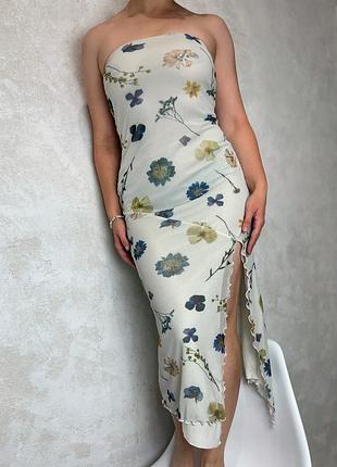 Романтичное платье миди urban outfitters с цветочным принтом размер s приталенный силуэт платья