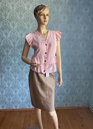 Шкіряна спідниця і блузка