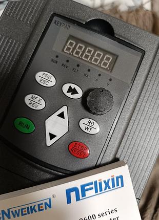 Адаптированное и более информативное название:
nflixin 9600-1t-00550g: инвертор для трехфазных двигателей. мощность 5.5 квт, вход 220в, выход 0-600 гц