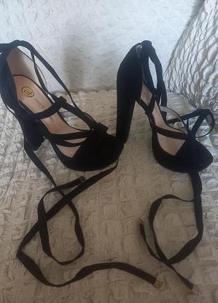 Стильные черные  босоножки гладиаторы на высоком каблуке, 37-38 размер,  river island.