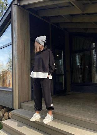 Прогулочный костюм с имитацией футболки оверсайз туречева