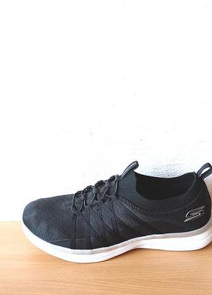 Отличные кроссовки слипоны skechers 39 р. стелька 25,5см.
