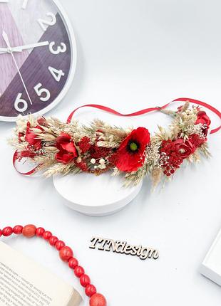Віночок з сухоцвітів і штучного мака у червоних тонах, бохо стиль