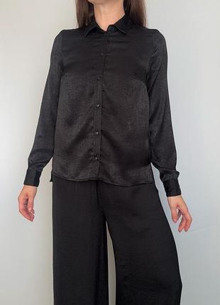 Костюм атласний сатиновий шовковий