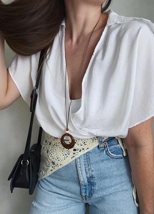 Білосніжна блуза zara з комірцем прошвою