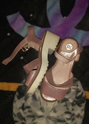 Детская обувь босоножки