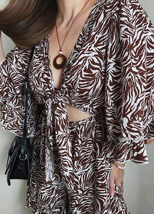 Вільний ромпер у принт з рюшами amisu