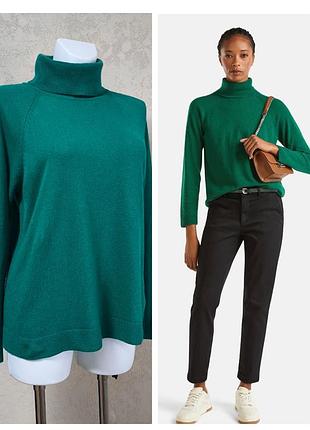 Гольф зеленого кольору з вовною