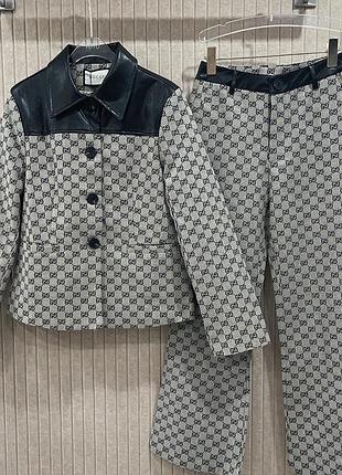 Брючний костюм, брючный костюм пиджак и прямые брюки укорочённые