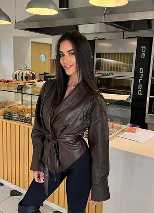 Трендова куртка зі штучної шкіри