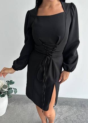 Стильное женское платье с завязками