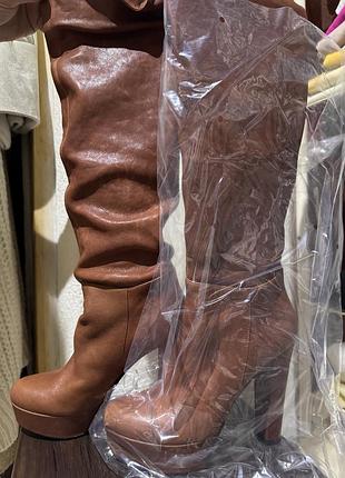 Коричневі ботфорти