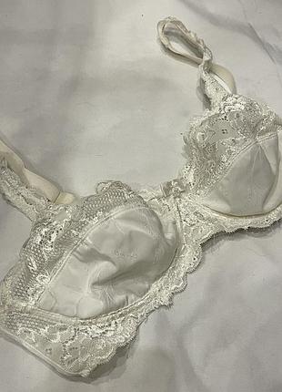 Бюстгальтер з мереживом без чашечок білий молочний