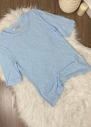 Голуба футболка
