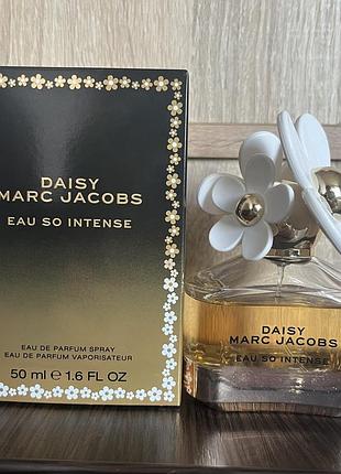 Парфумована вода marc jacobs daisy eau so intense оригінал