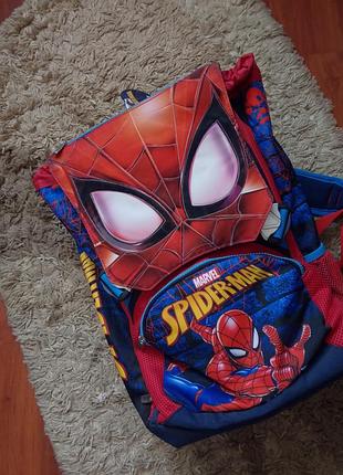 Шкільний рюкзак  чоловік павук