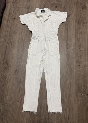 Джинсовий білий комбінезон