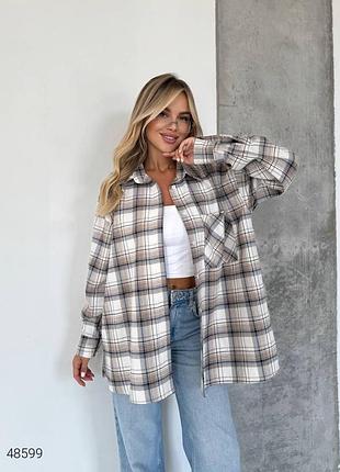 Базовая оверсайз рубашка в клетку с карманом