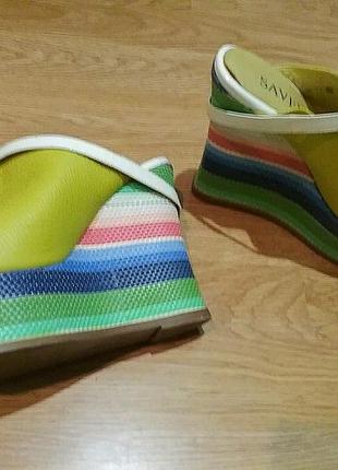 Яскраві босоніжки на високій платформі  39р( 24см) saveno